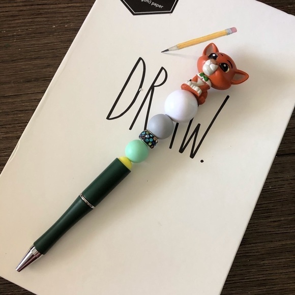 Disney Doorables: Aristocats: Thomas O'Malley handmade beaded pen - Picture 2 of 3